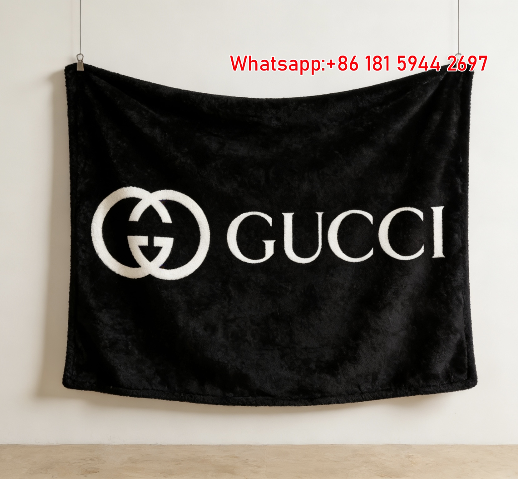 Classic GG Logo Flannel Fleece Blanket – Wall Hanging Decor Gucci throw blankets IMG_2552